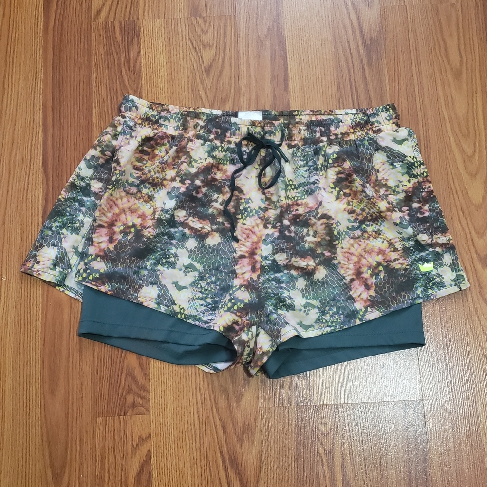 SHEFIT green snake print shorts sz L Luxe